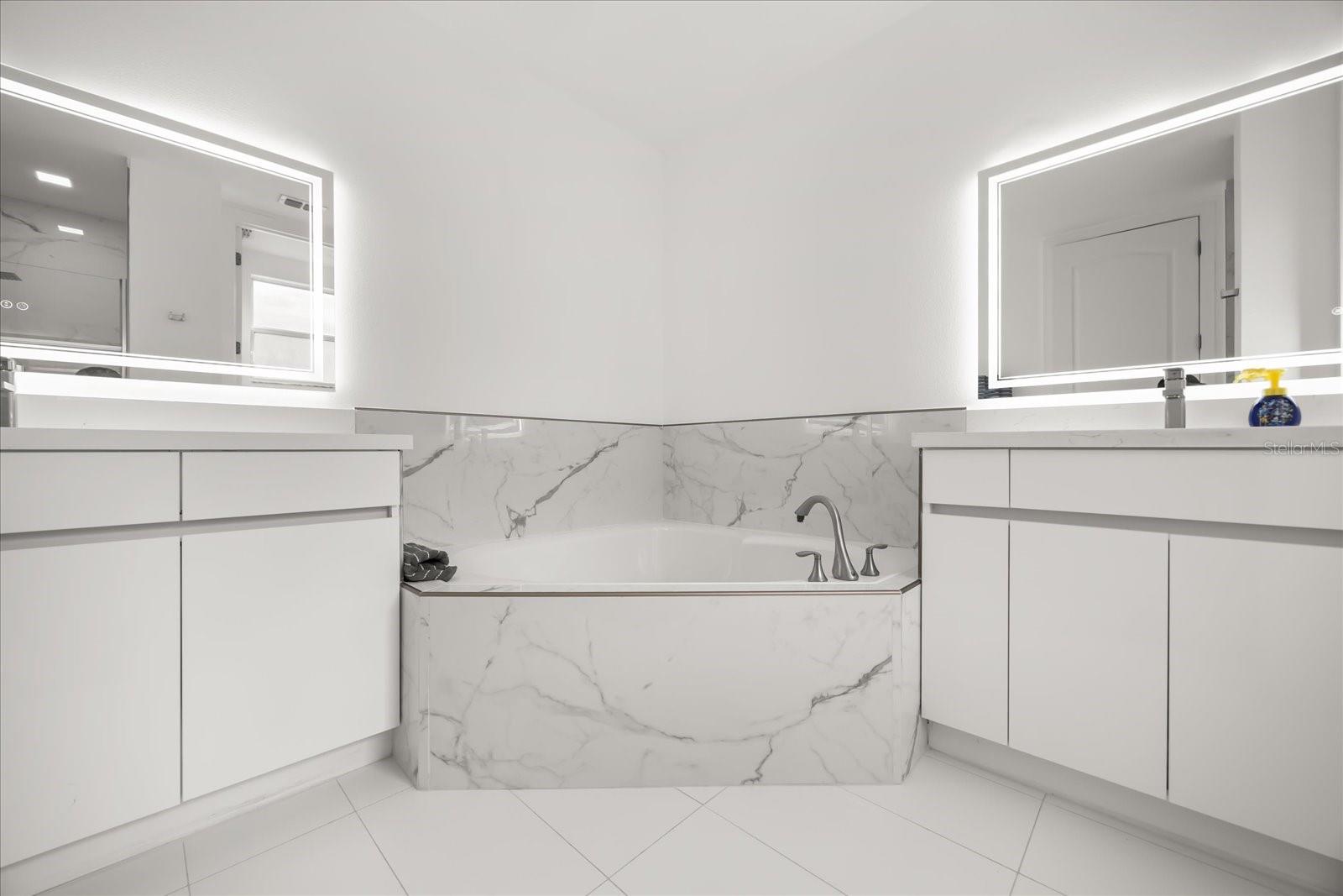 PRESTON SQUARE - Residential