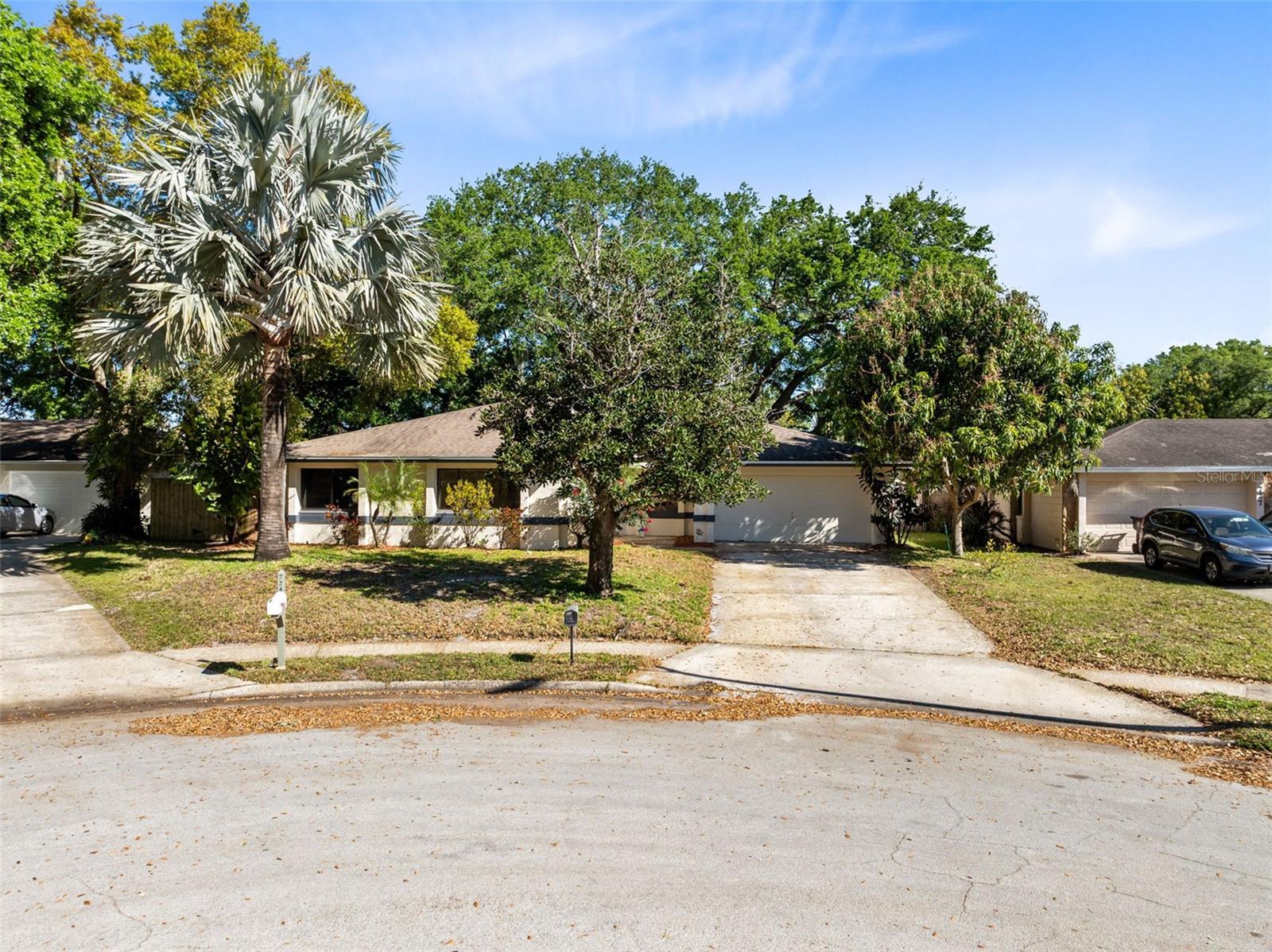 725 COQUINA COURT