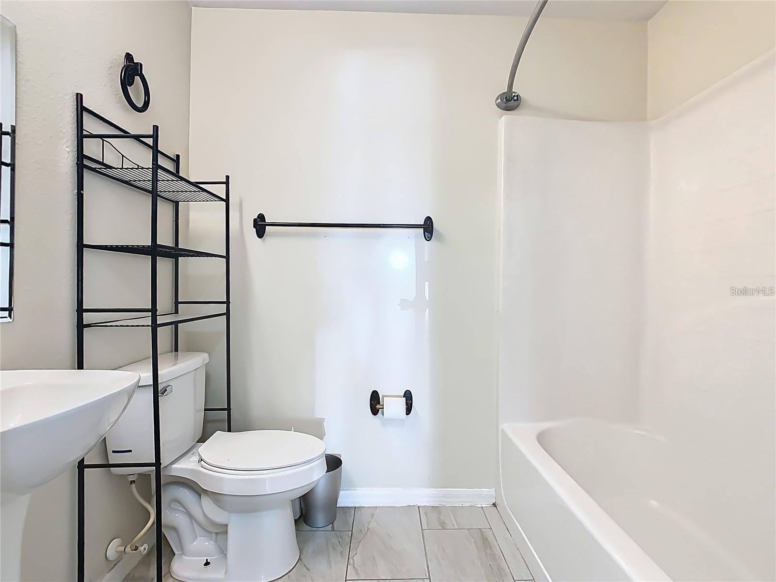 QUEENS COVE PH 04 - Residential