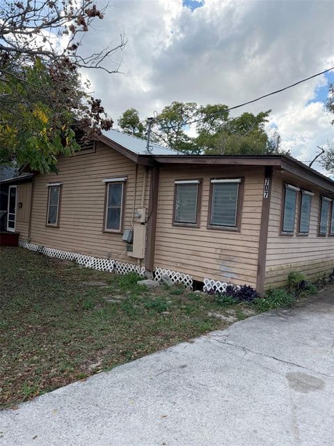 Photo of 707 4th Street SE, Winter Haven, FL 33880 (MLS # L4958469)