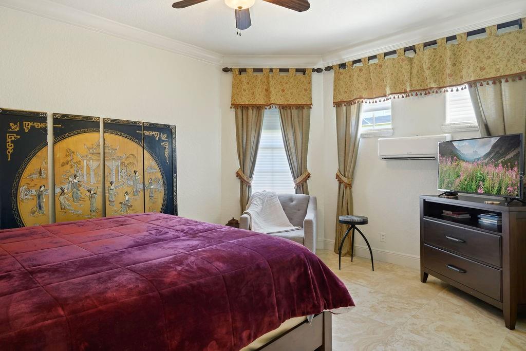 KEENES POINTE - Residential