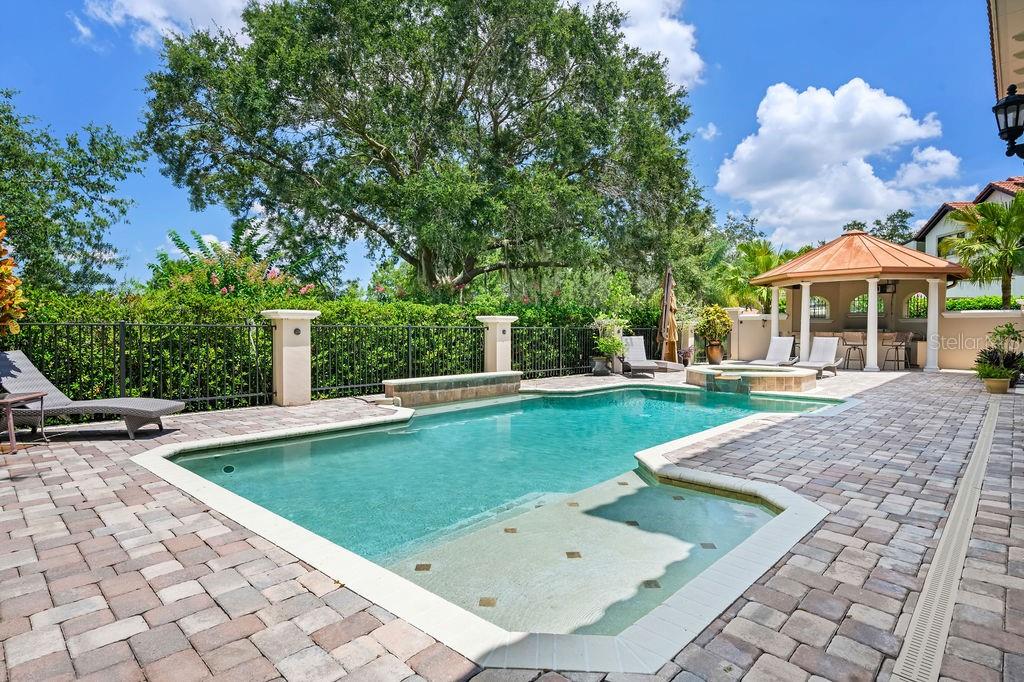 KEENES POINTE - Residential