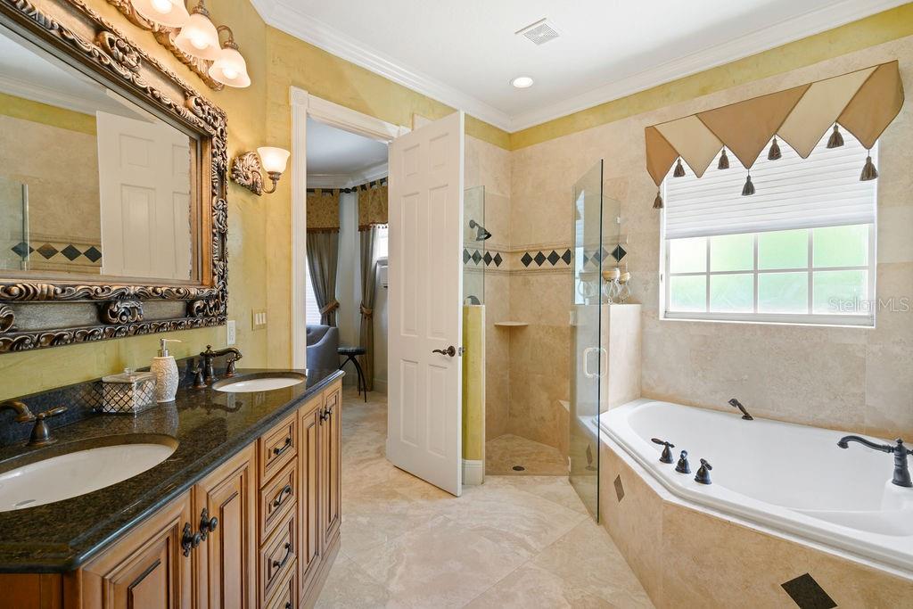 KEENES POINTE - Residential