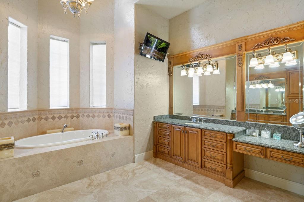 KEENES POINTE - Residential