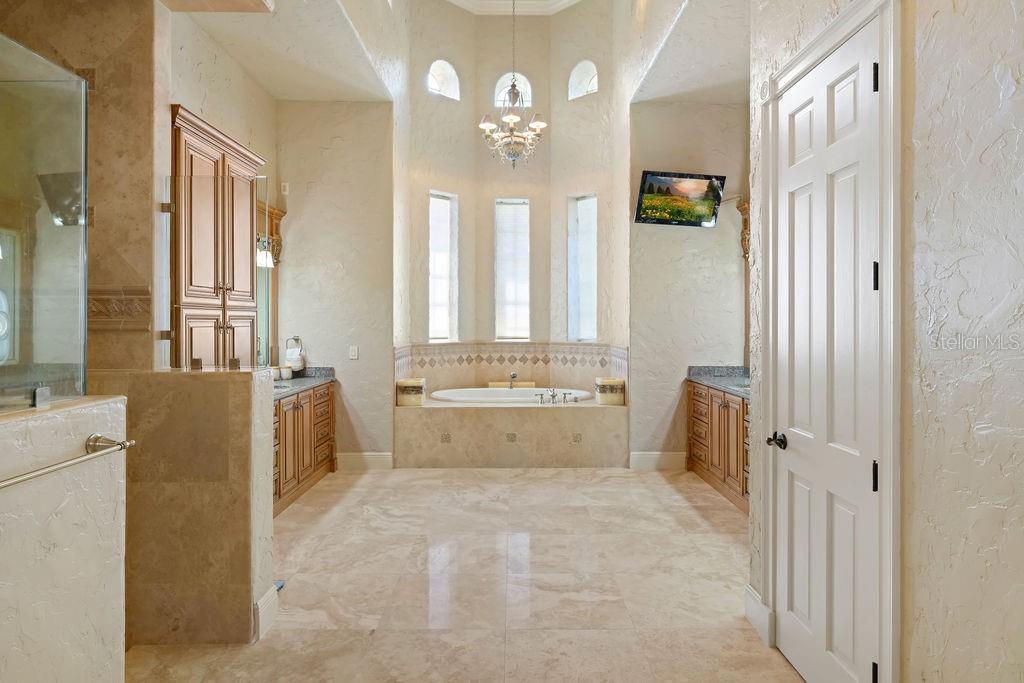 KEENES POINTE - Residential
