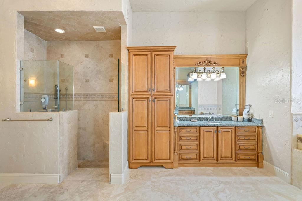 KEENES POINTE - Residential