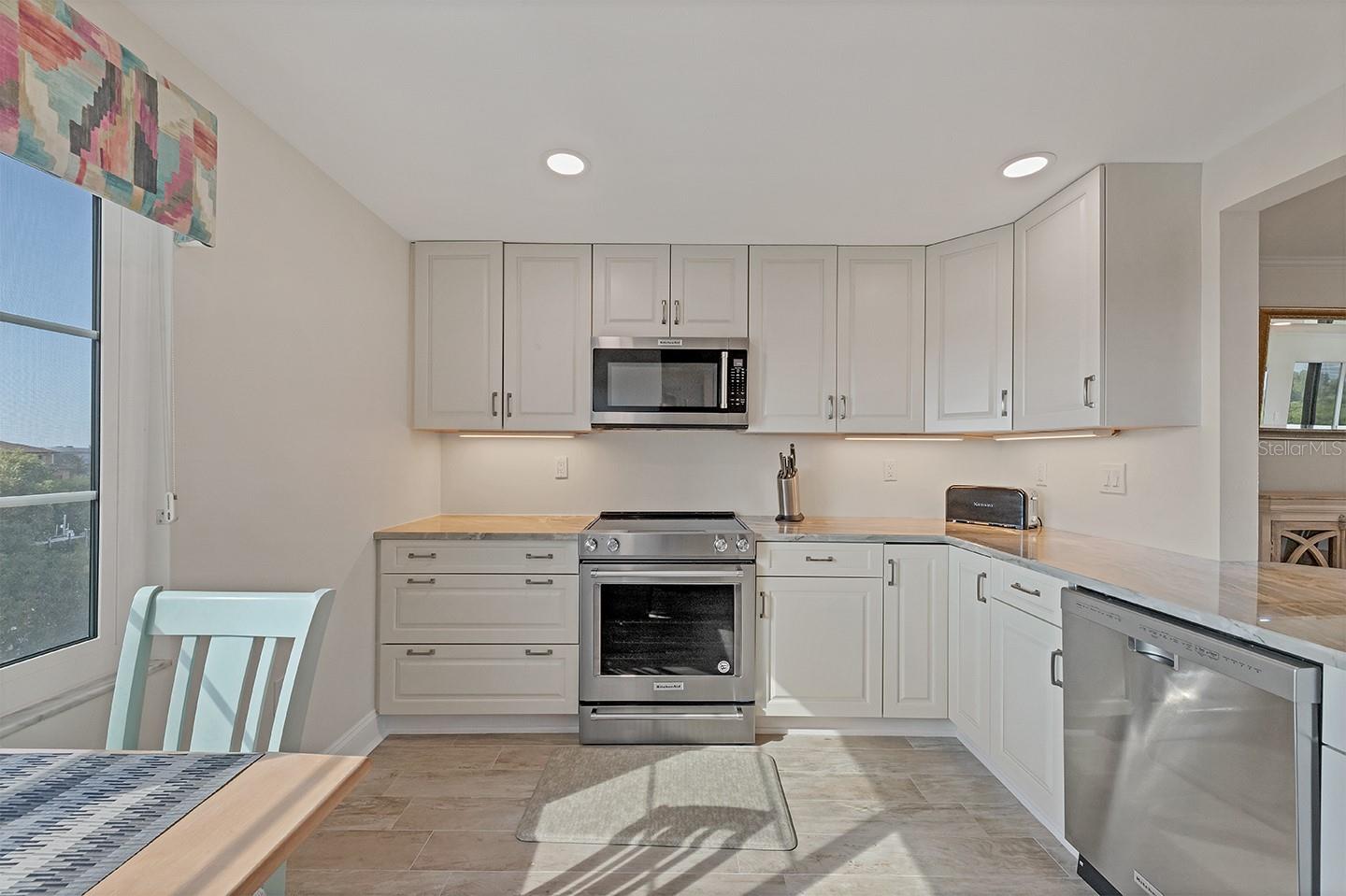 POINTE ON MIDNIGHT PASS - Residential Lease