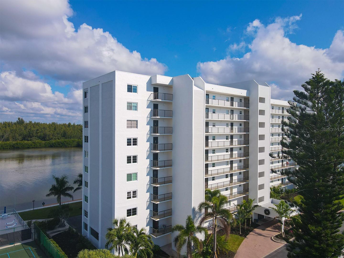 POINTE ON MIDNIGHT PASS - Residential Lease