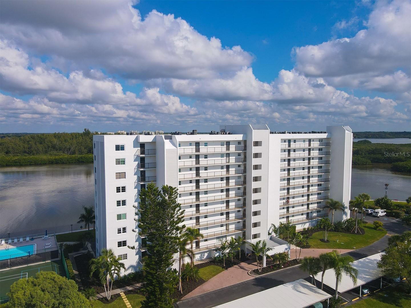 POINTE ON MIDNIGHT PASS - Residential Lease