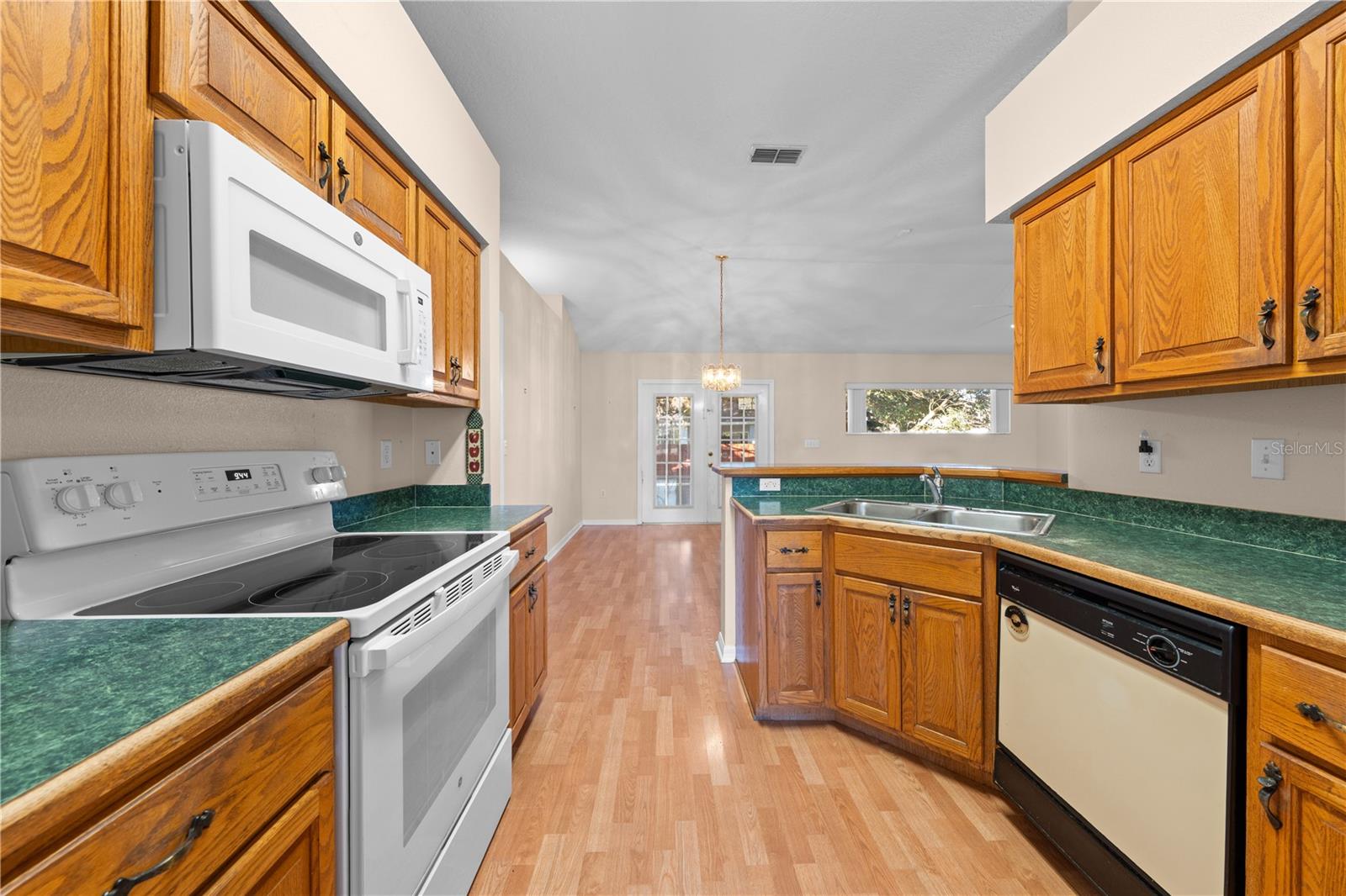 ASHLEY OAKS - Residential