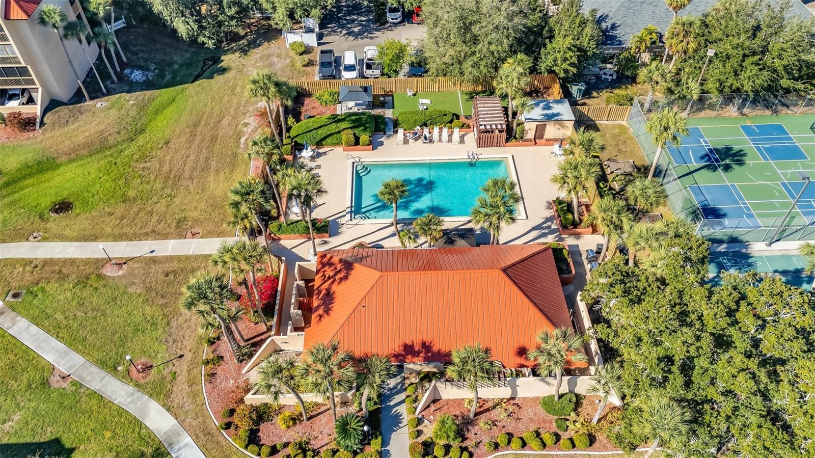 PROMENADES WEST - Residential