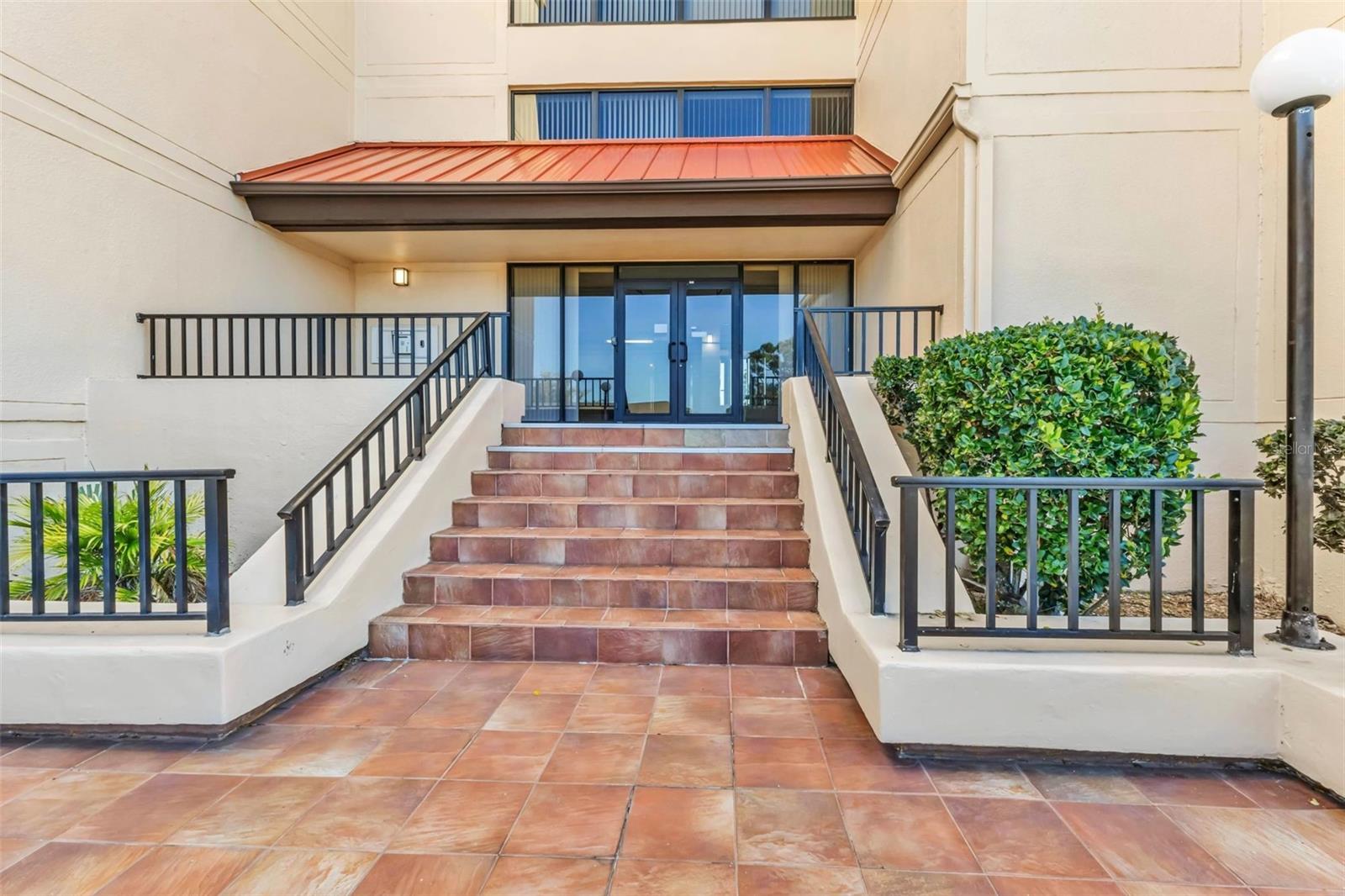 PROMENADES WEST - Residential