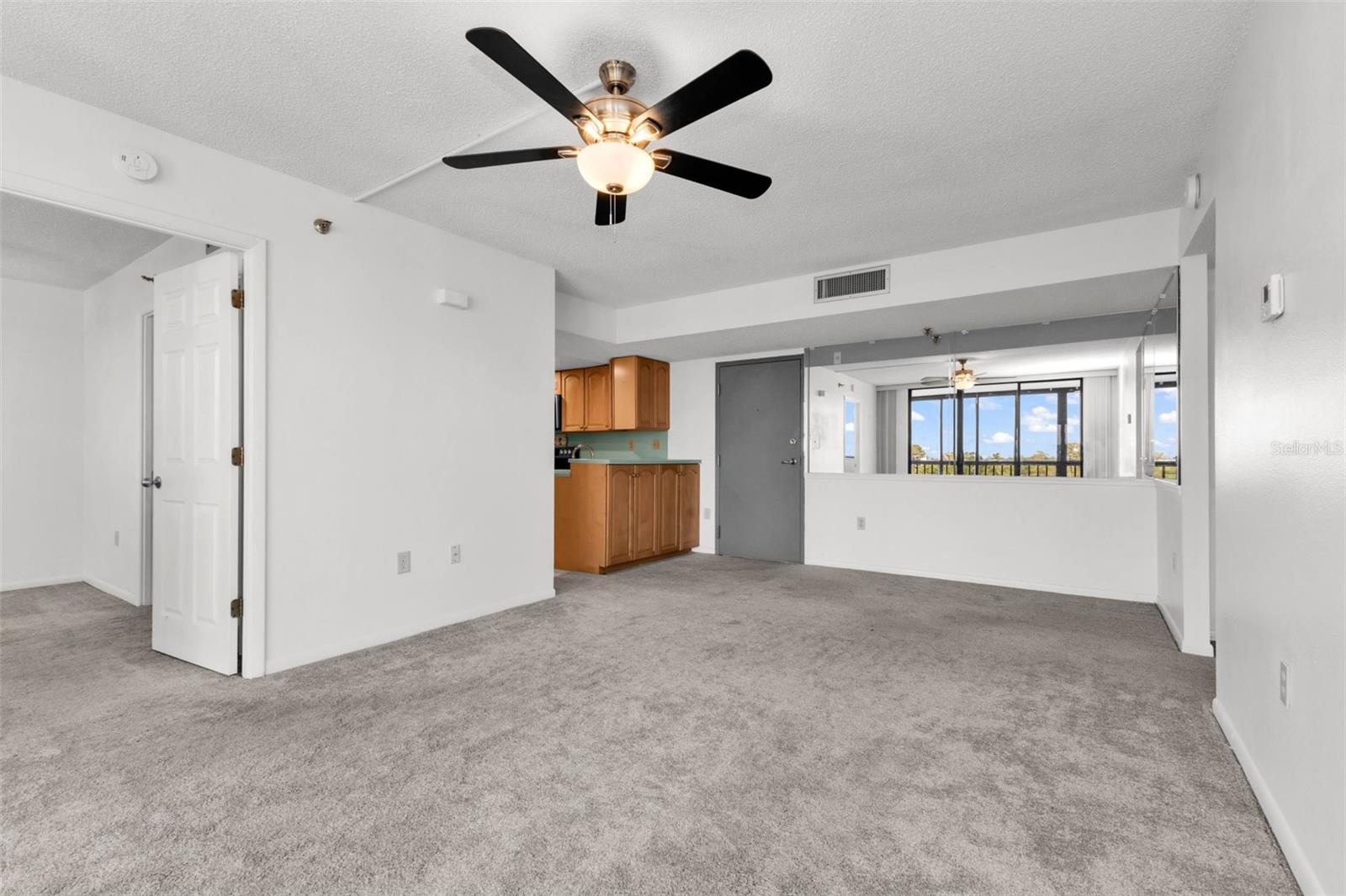 PROMENADES WEST - Residential