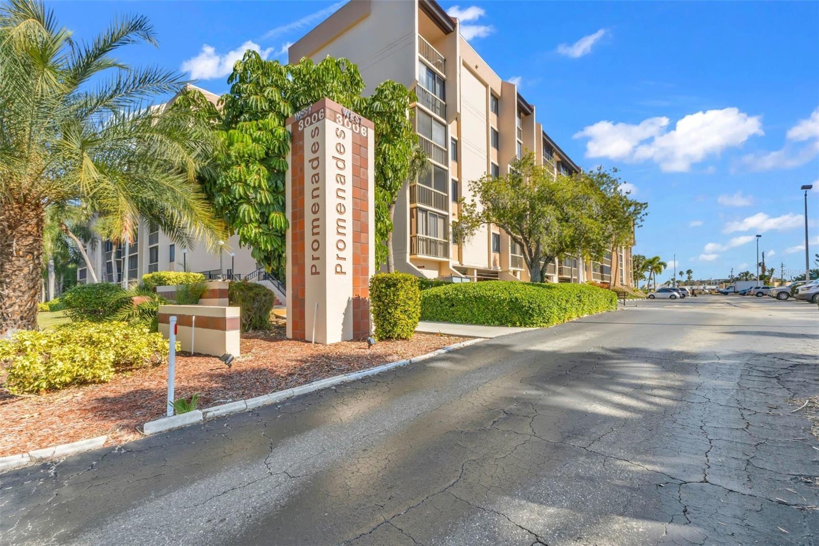 PROMENADES WEST - Residential