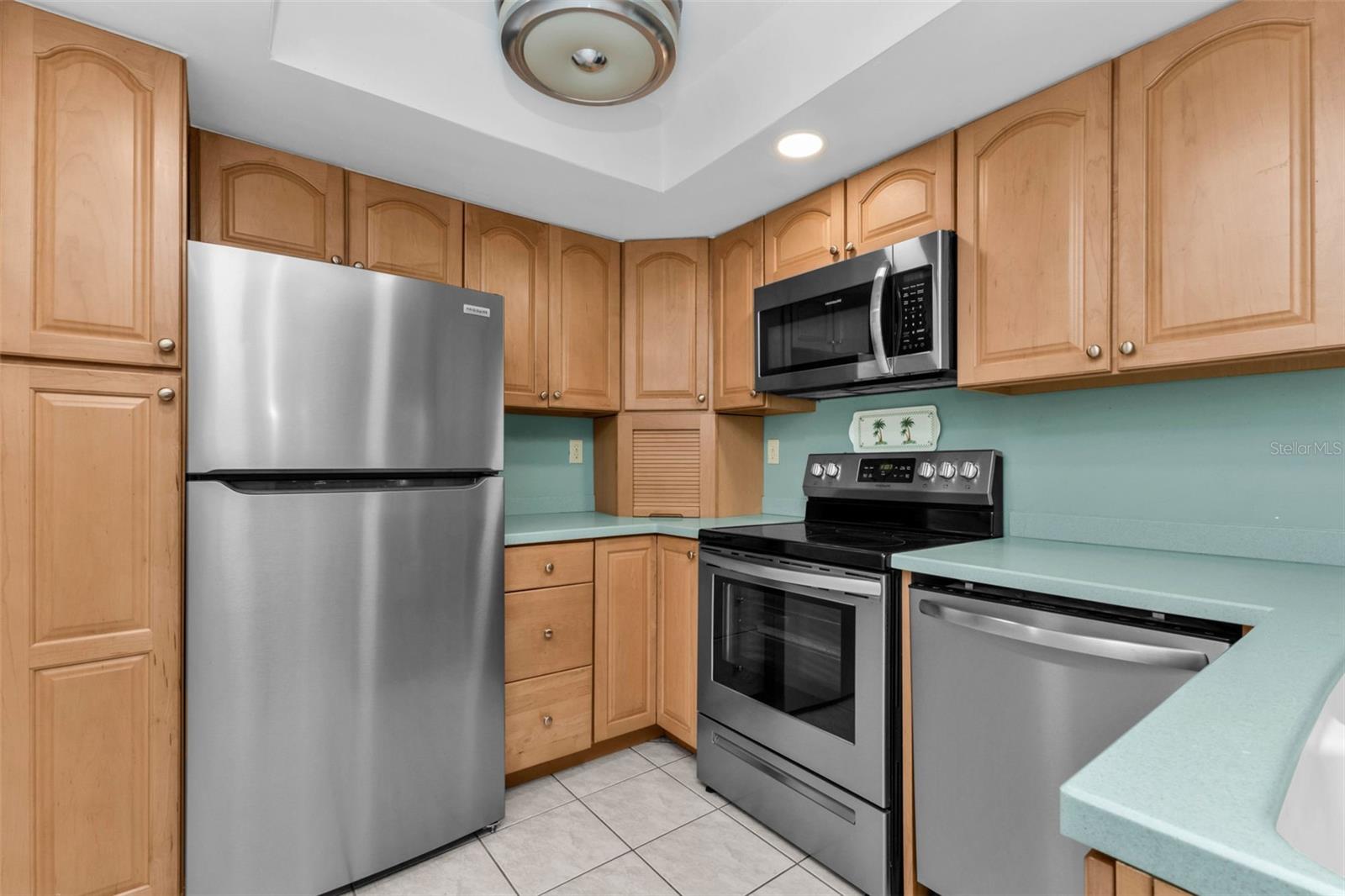 PROMENADES WEST - Residential