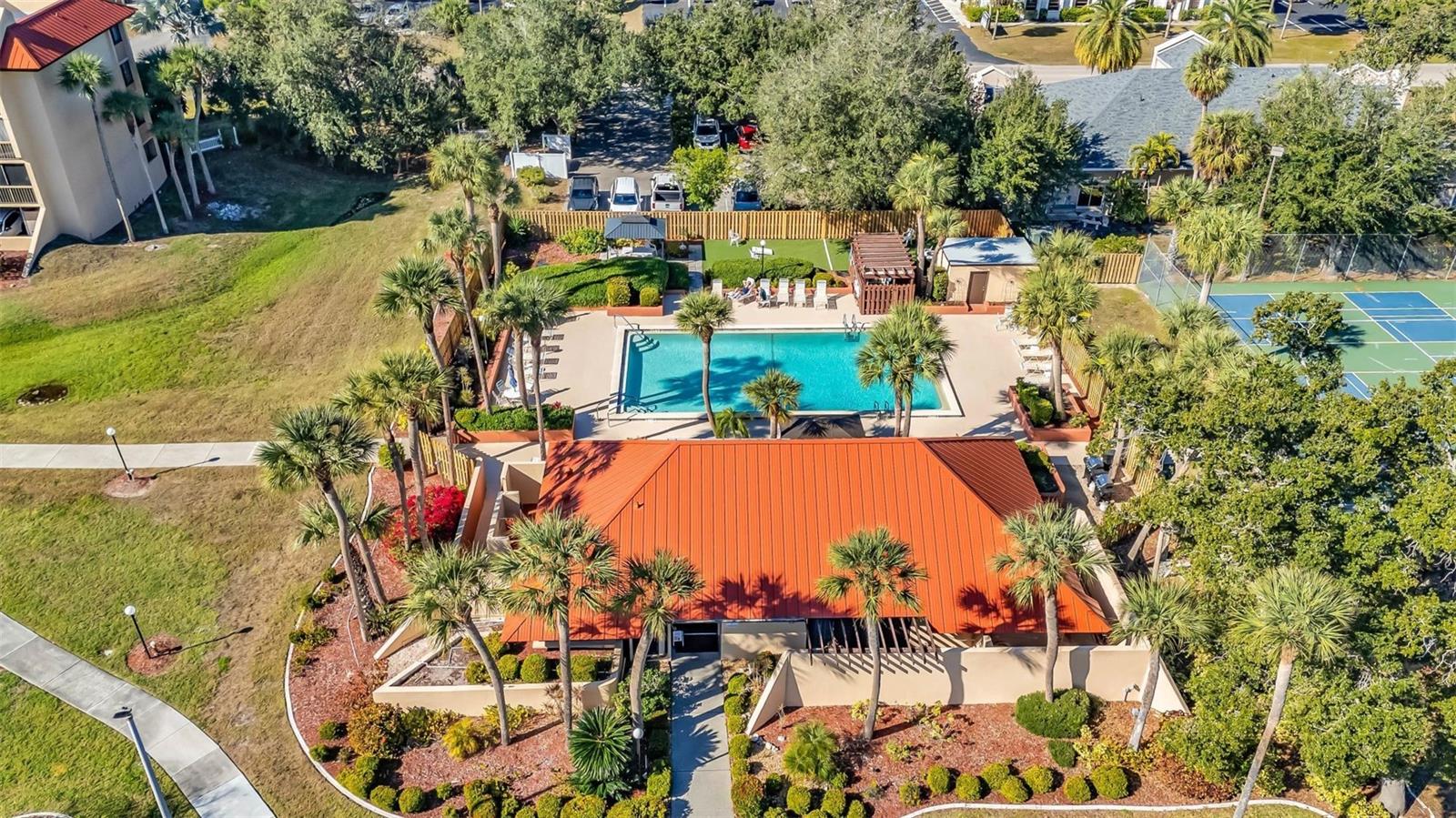 PROMENADES WEST - Residential