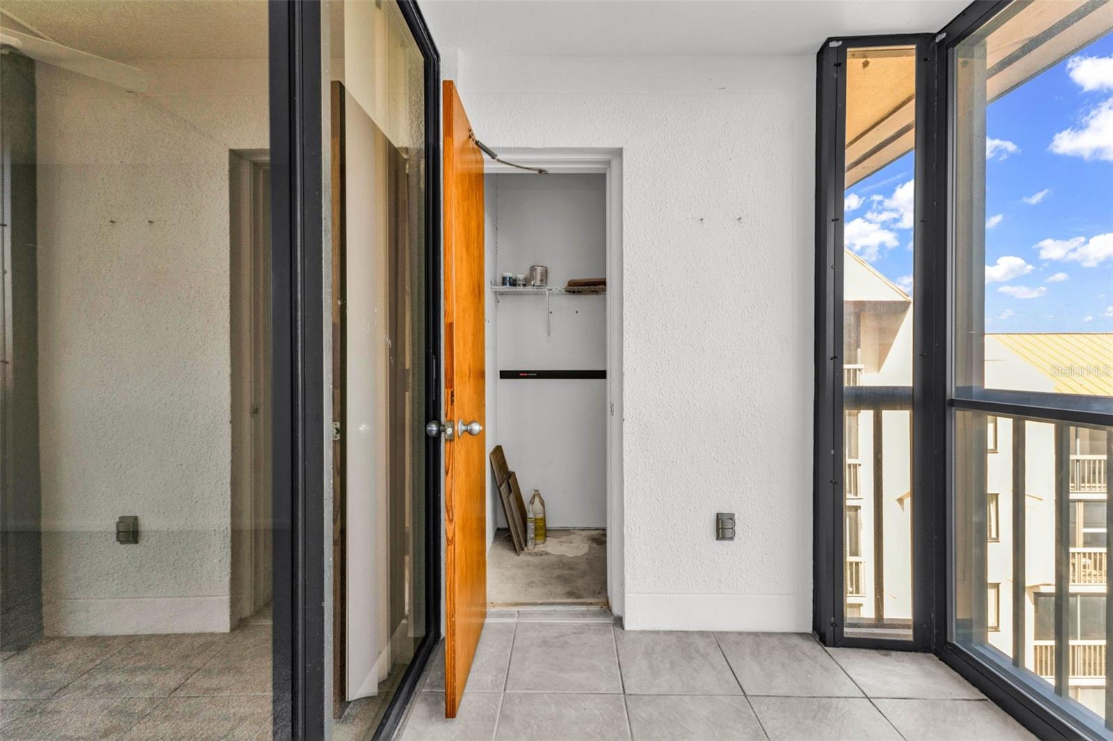 PROMENADES WEST - Residential