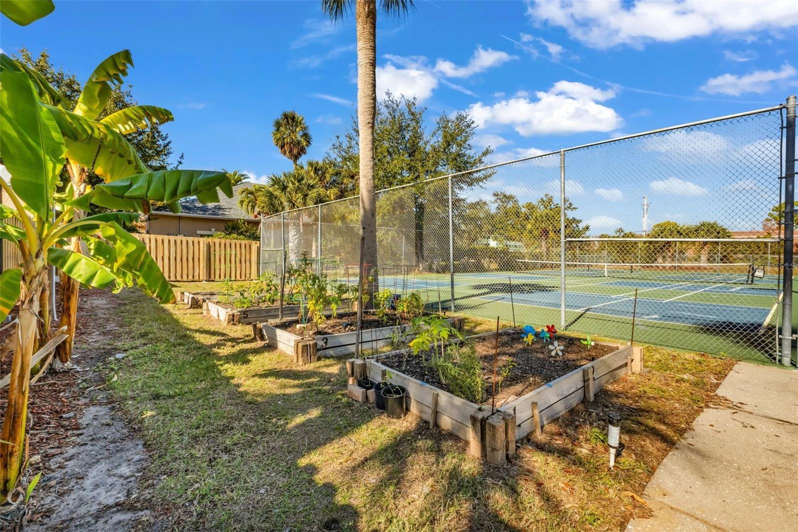 PROMENADES WEST - Residential