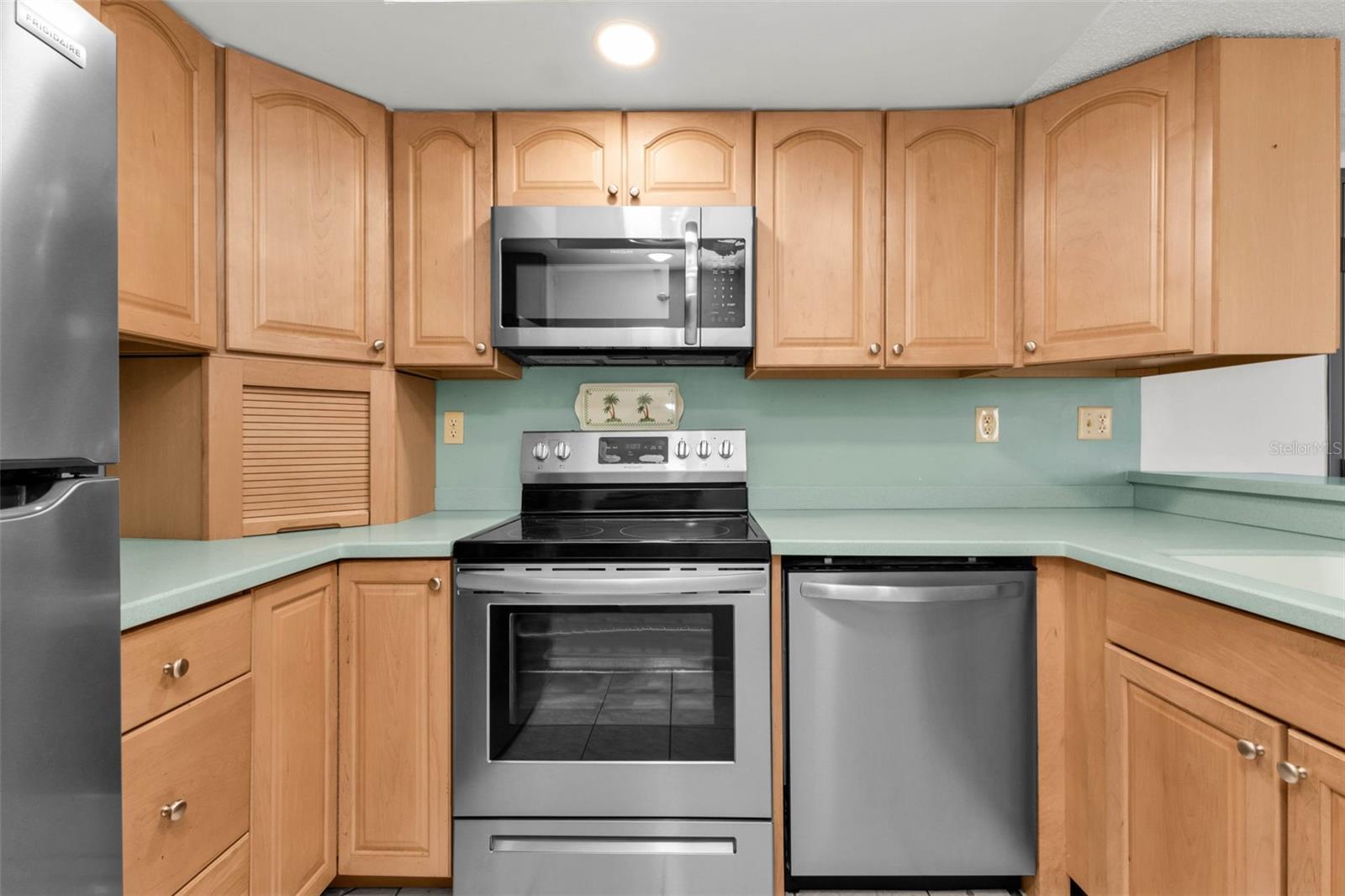 PROMENADES WEST - Residential