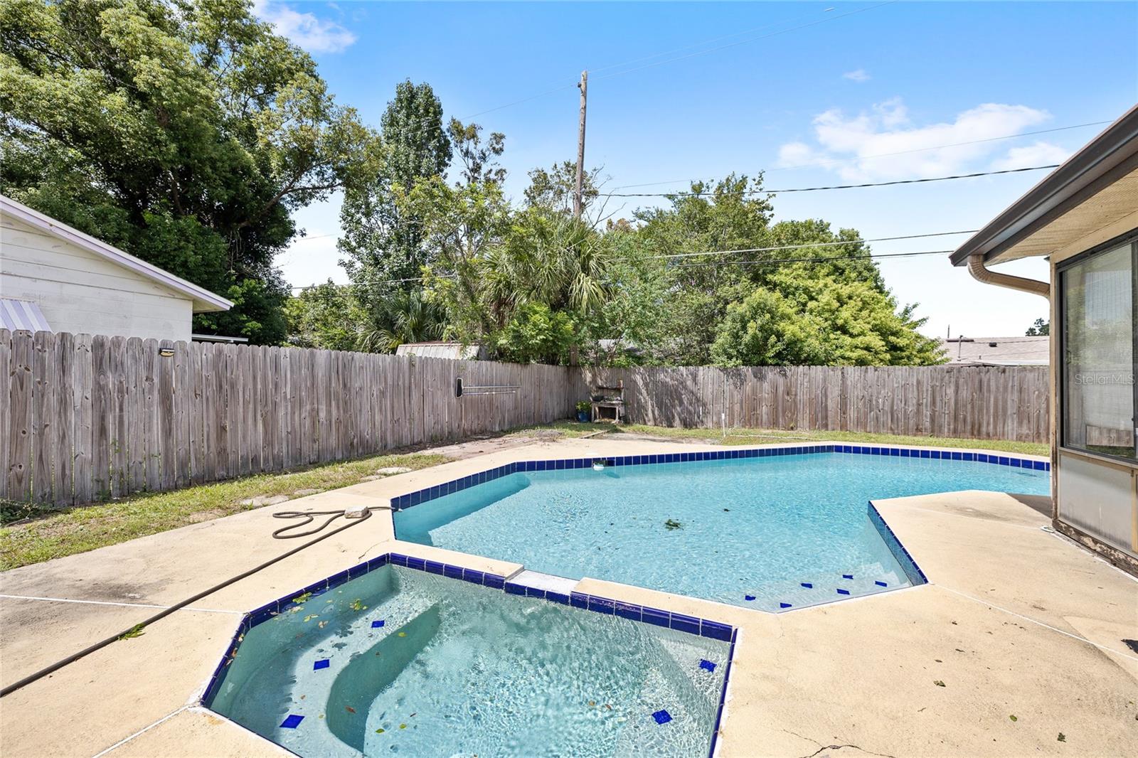 6035 MARY LYNN COURT