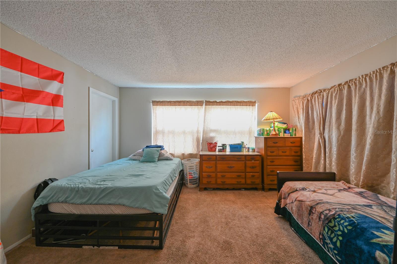 THE LAKES - Residential