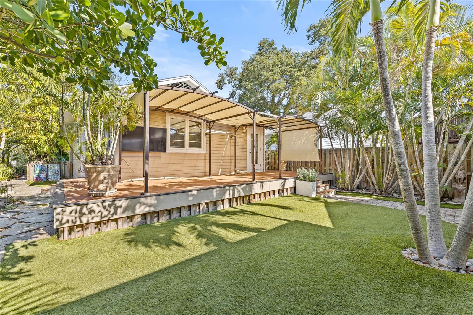 SUNSHINE PARK - Residential