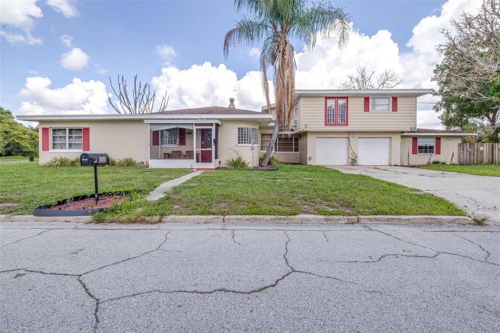 Photo of 900 Lake Martha Drive NE, Winter Haven, FL 33881 (MLS # L4965109)