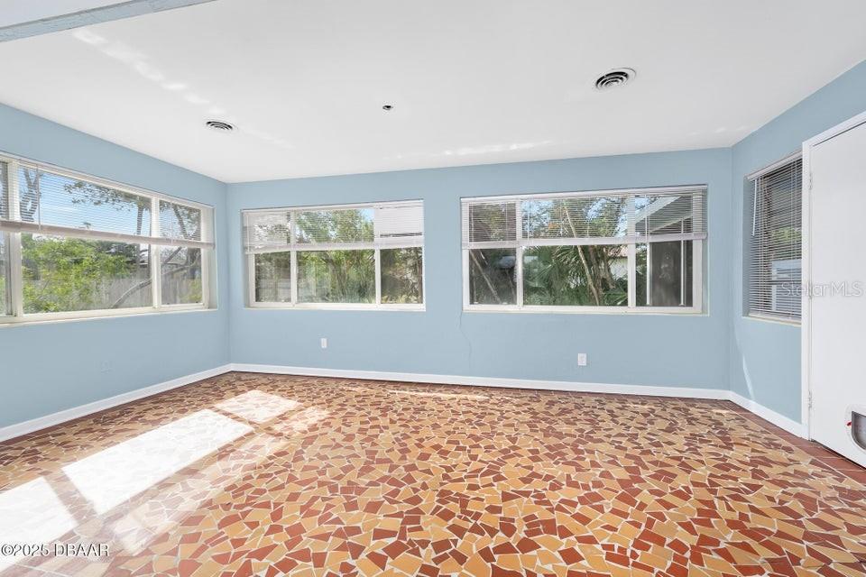 142 SETON TRAIL