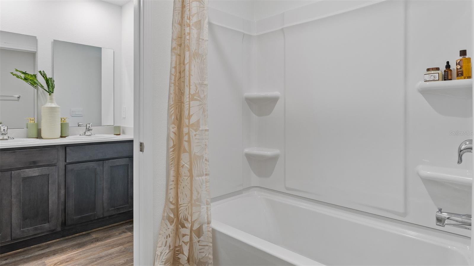 ENTRADA - Residential