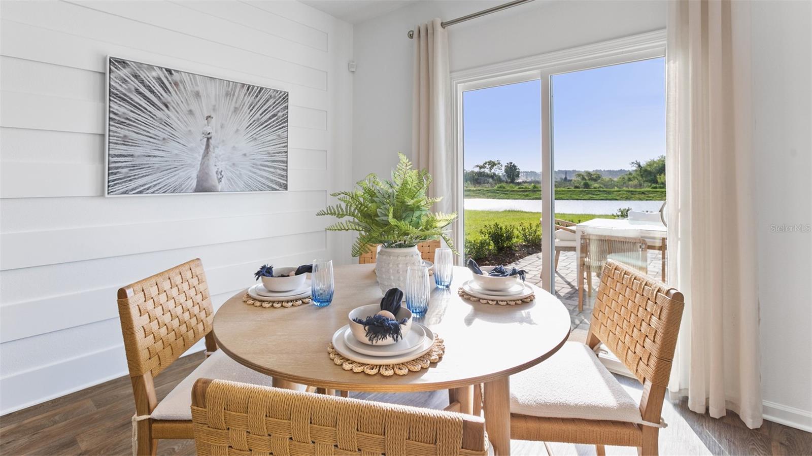 ENTRADA - Residential