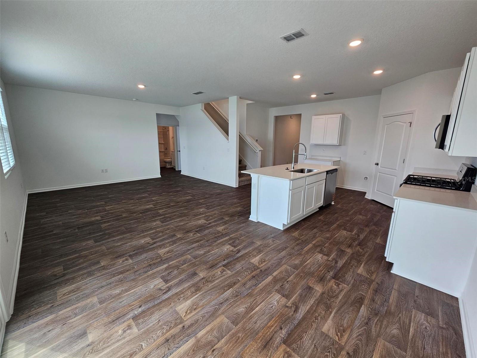 ENTRADA - Residential