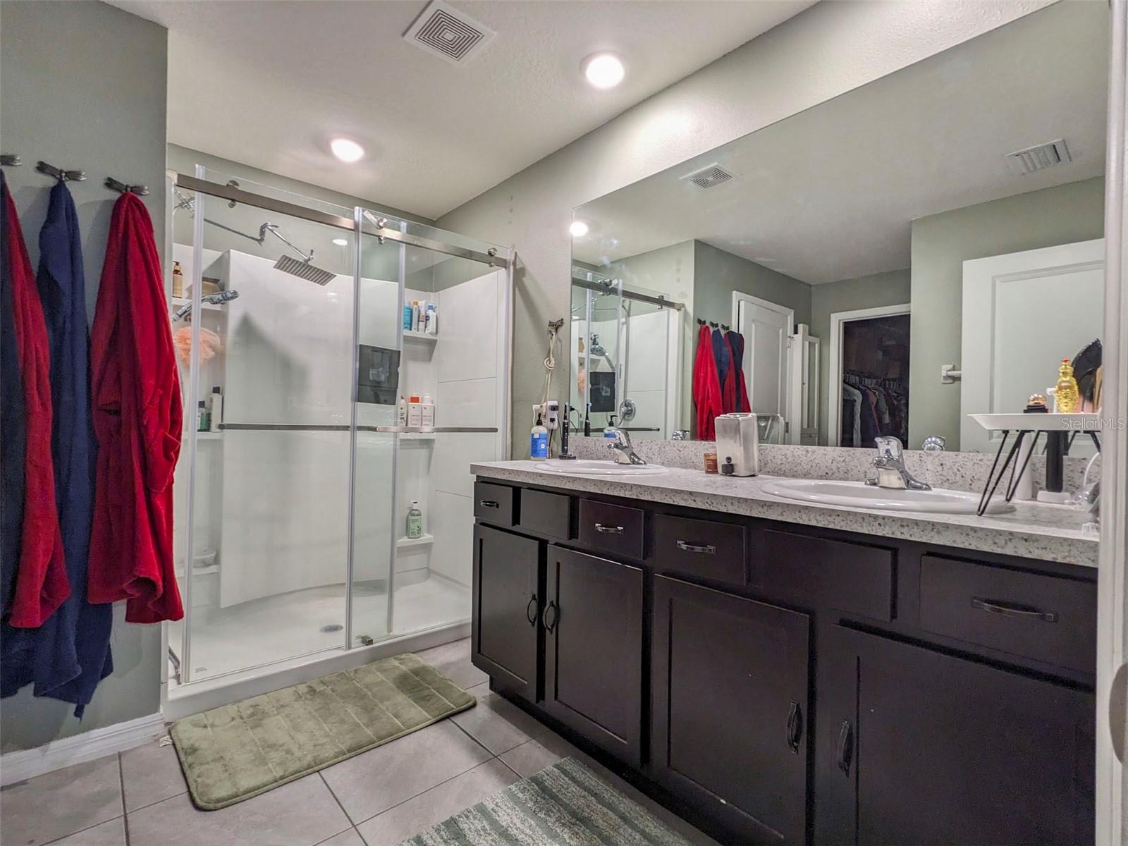 SILVERSTONE NORTH PH IA & IB - Residential Lease