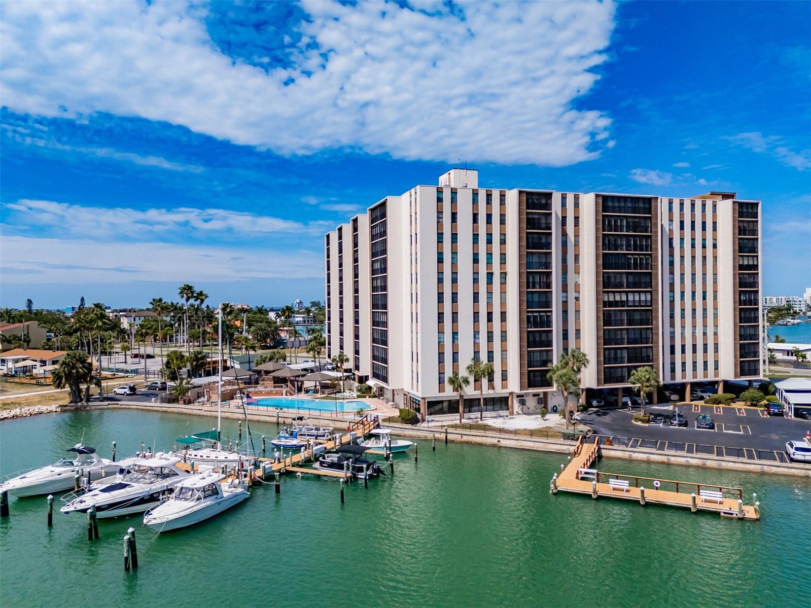 PARADISE ISLAND TOWERS CONDO - Residential