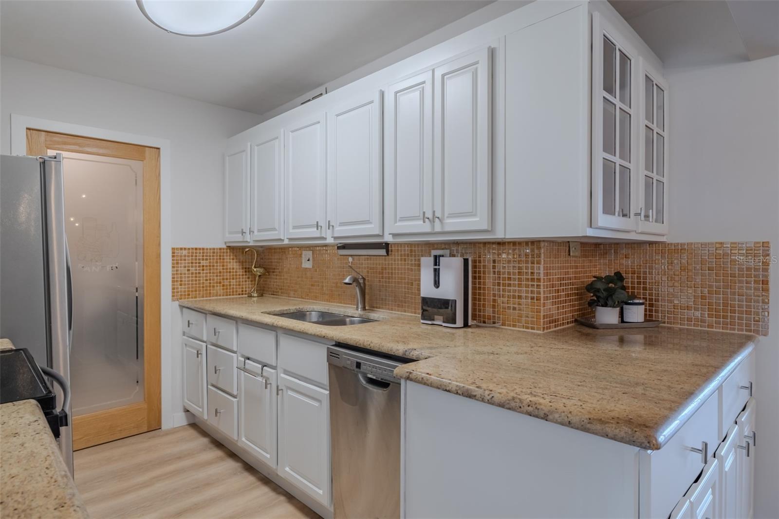 PARADISE ISLAND TOWERS CONDO - Residential