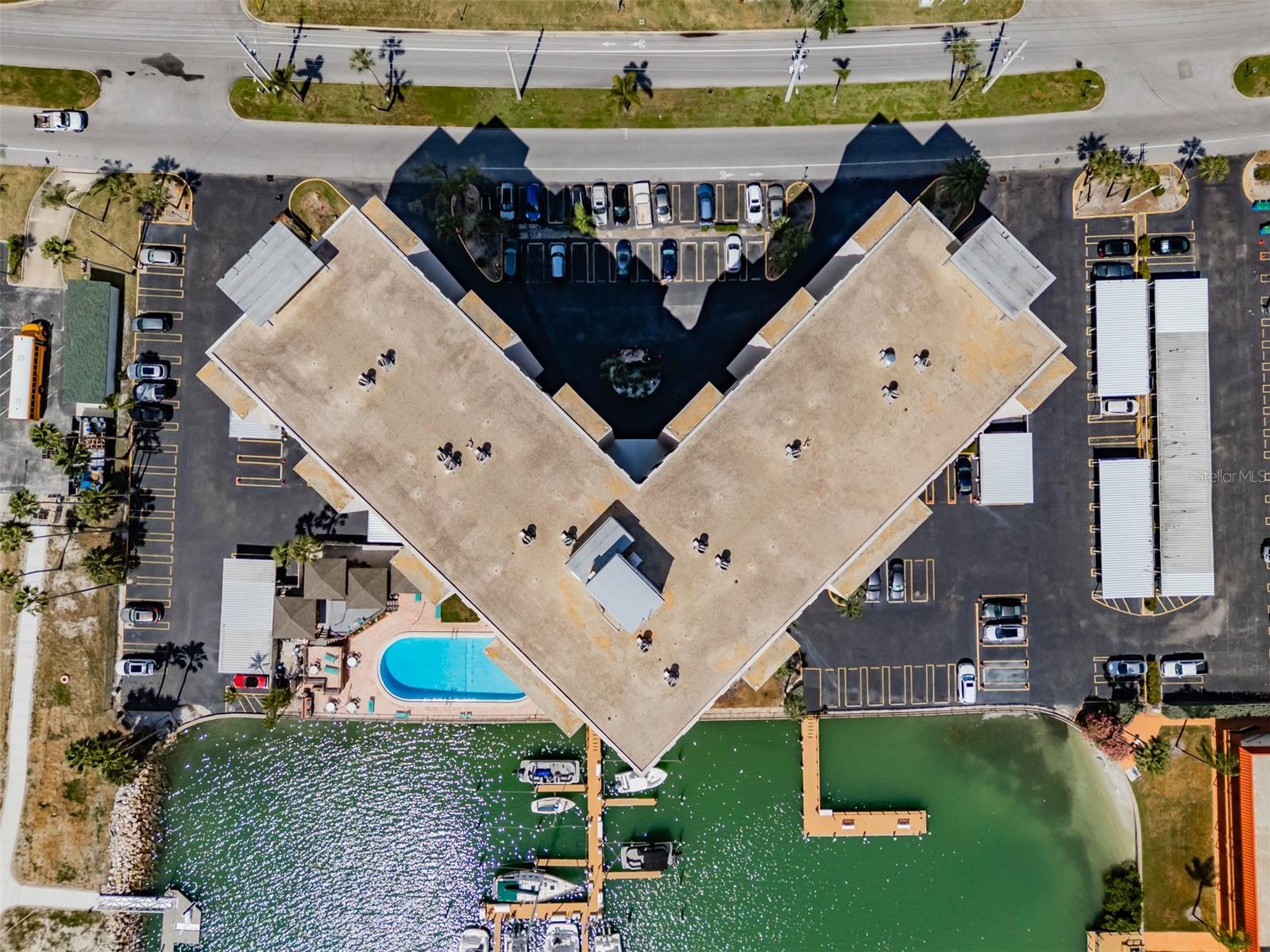 PARADISE ISLAND TOWERS CONDO - Residential