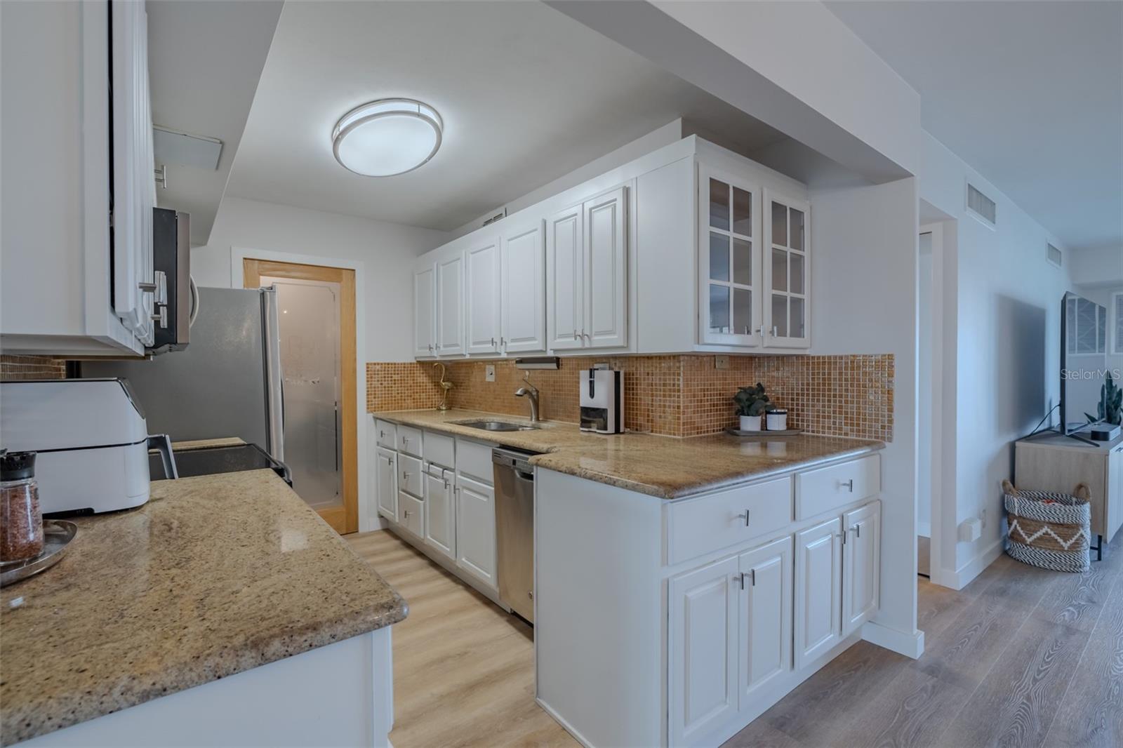 PARADISE ISLAND TOWERS CONDO - Residential