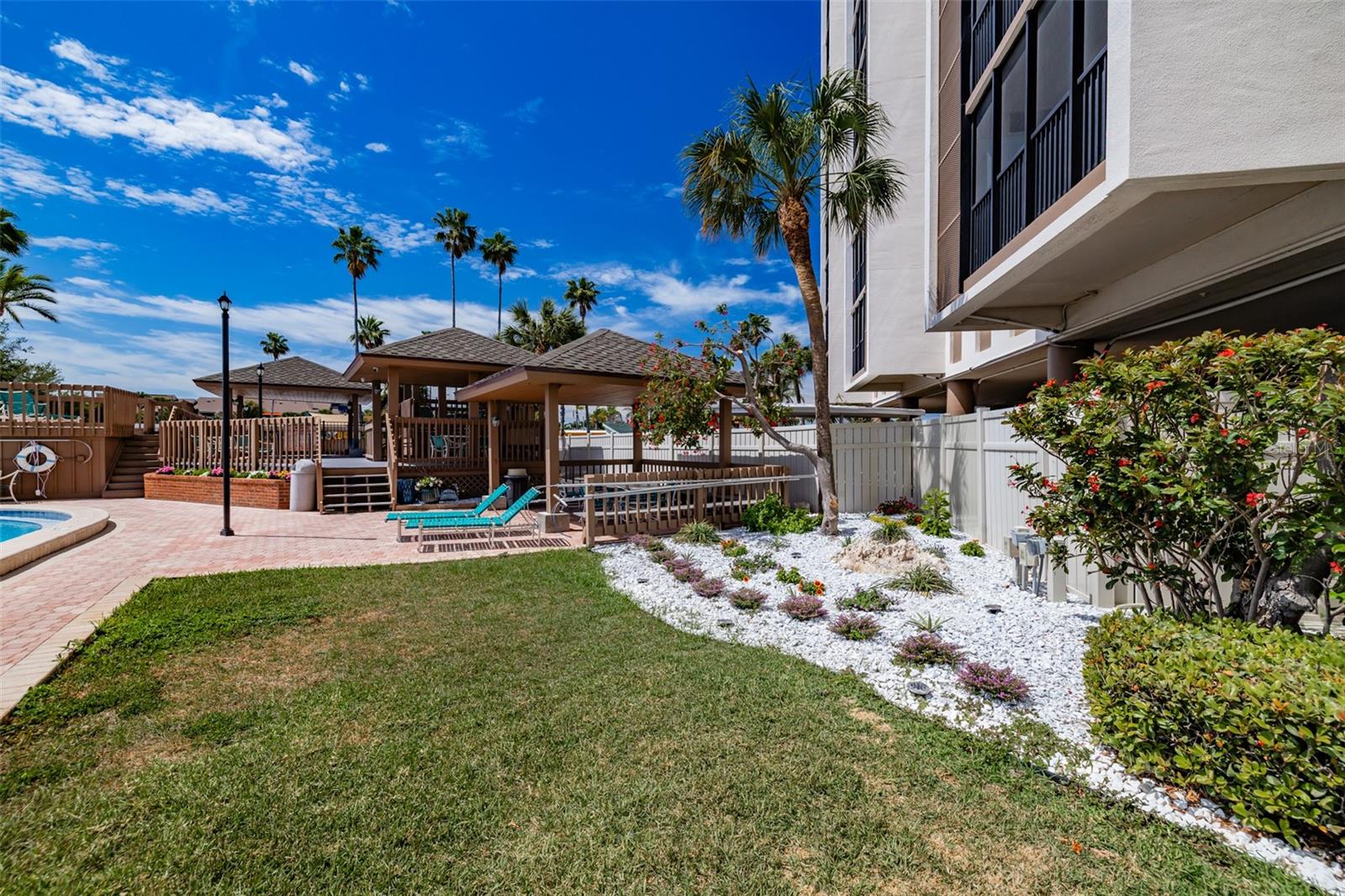 PARADISE ISLAND TOWERS CONDO - Residential