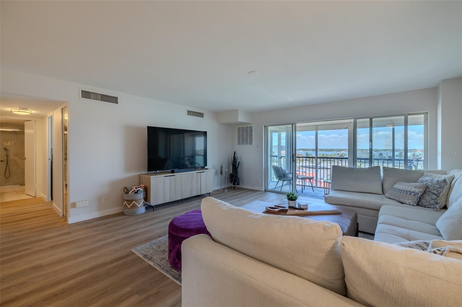 PARADISE ISLAND TOWERS CONDO - Residential