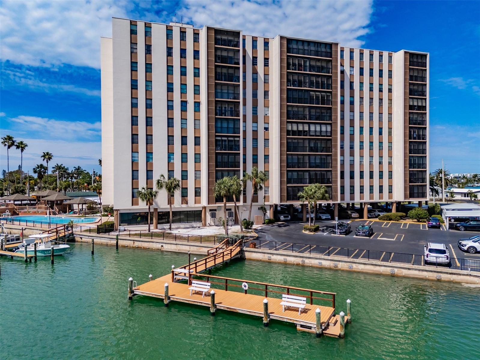 PARADISE ISLAND TOWERS CONDO - Residential
