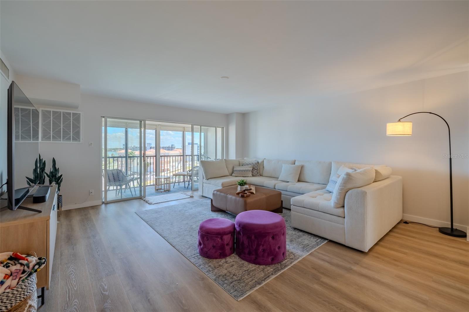 PARADISE ISLAND TOWERS CONDO - Residential