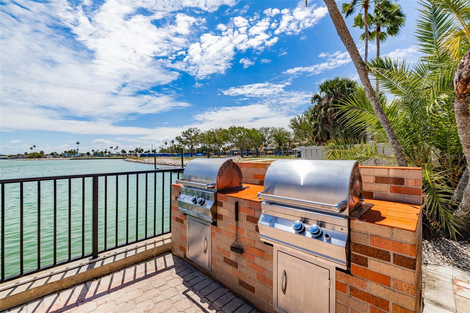 PARADISE ISLAND TOWERS CONDO - Residential