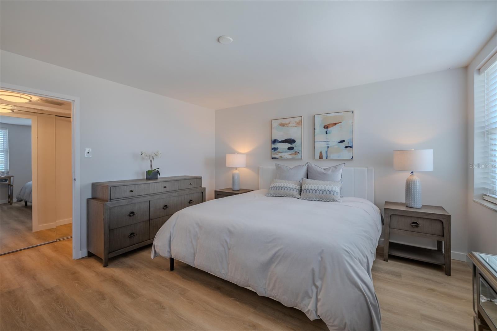 PARADISE ISLAND TOWERS CONDO - Residential