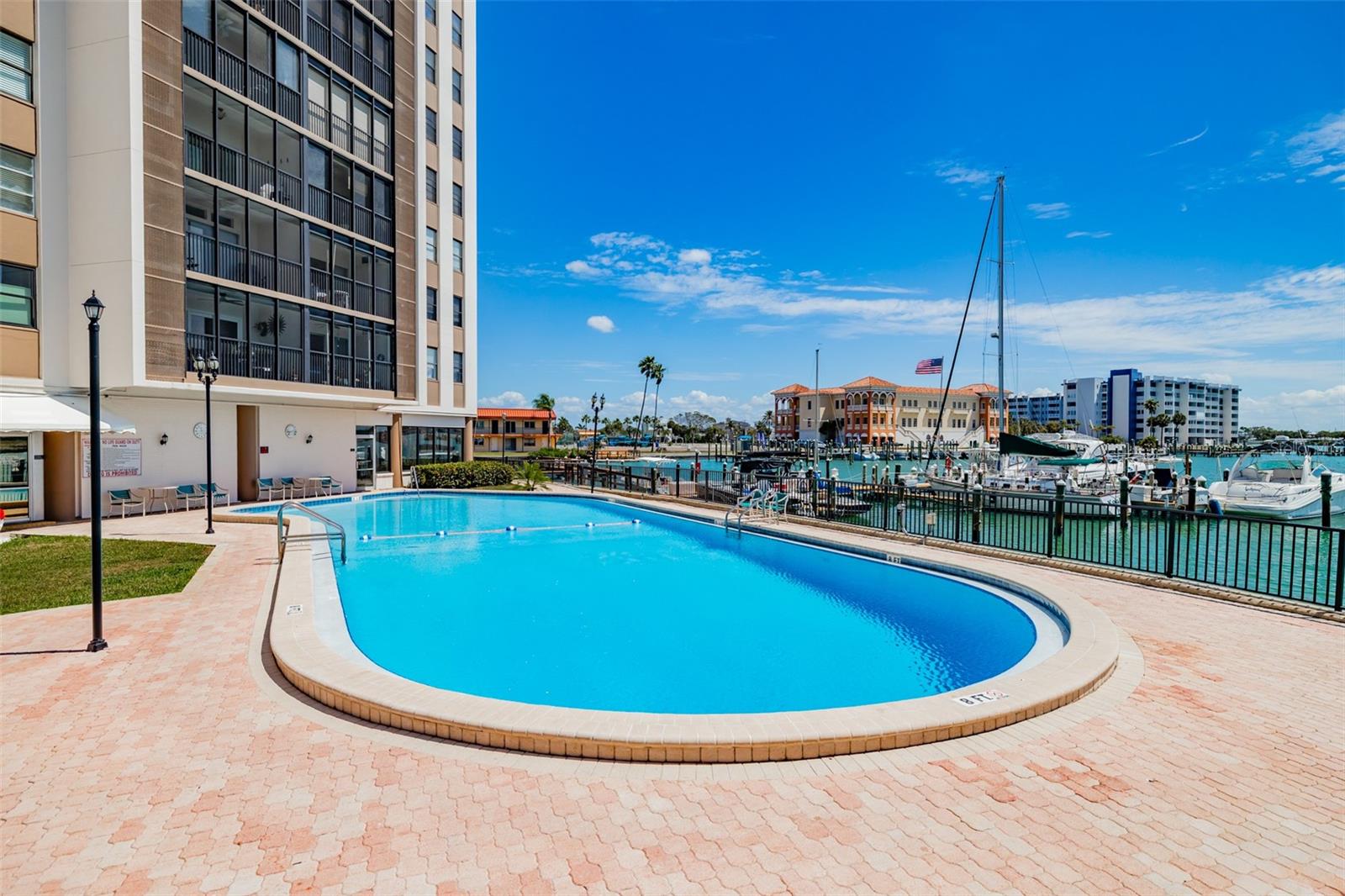 PARADISE ISLAND TOWERS CONDO - Residential