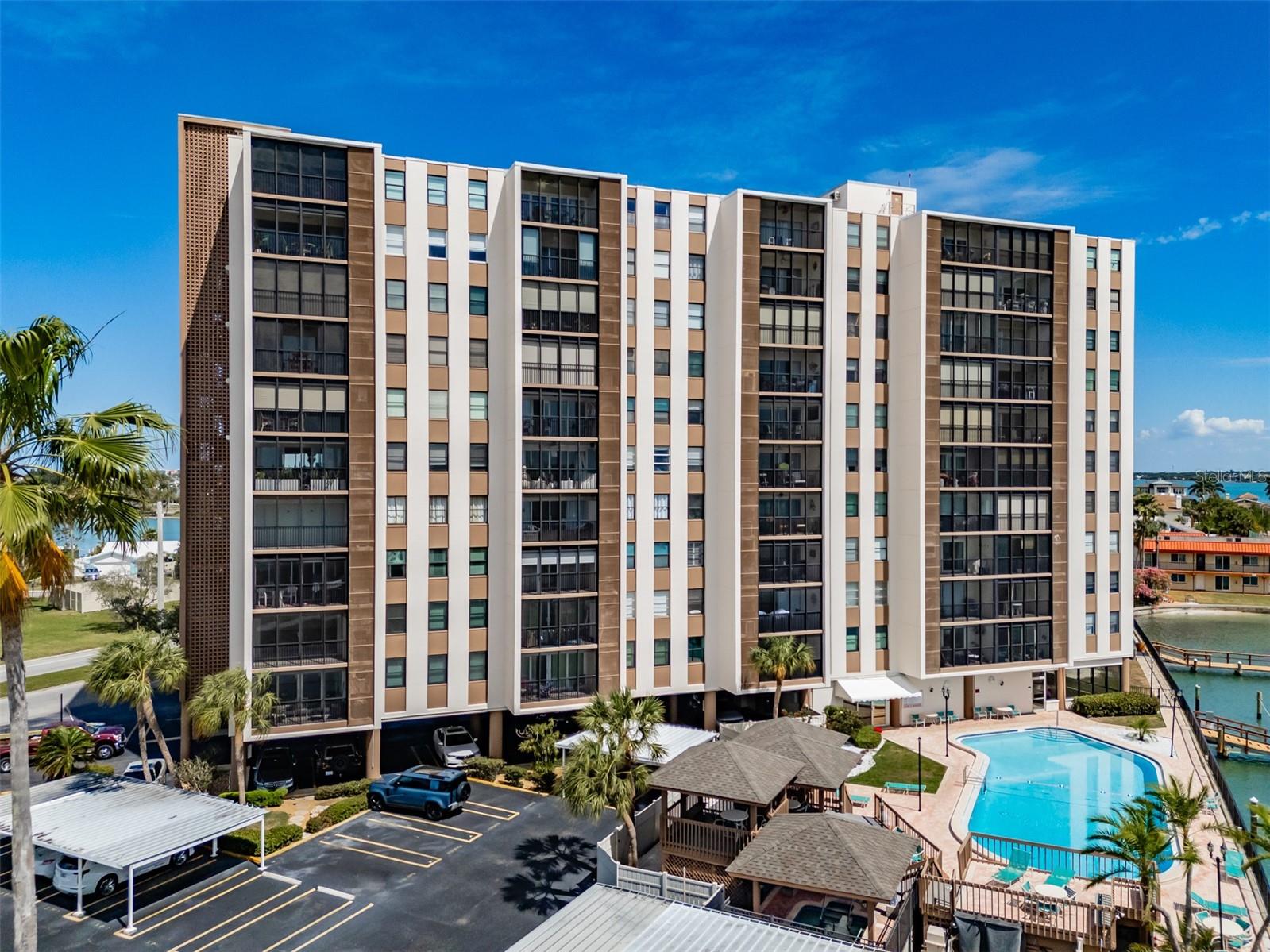 PARADISE ISLAND TOWERS CONDO - Residential