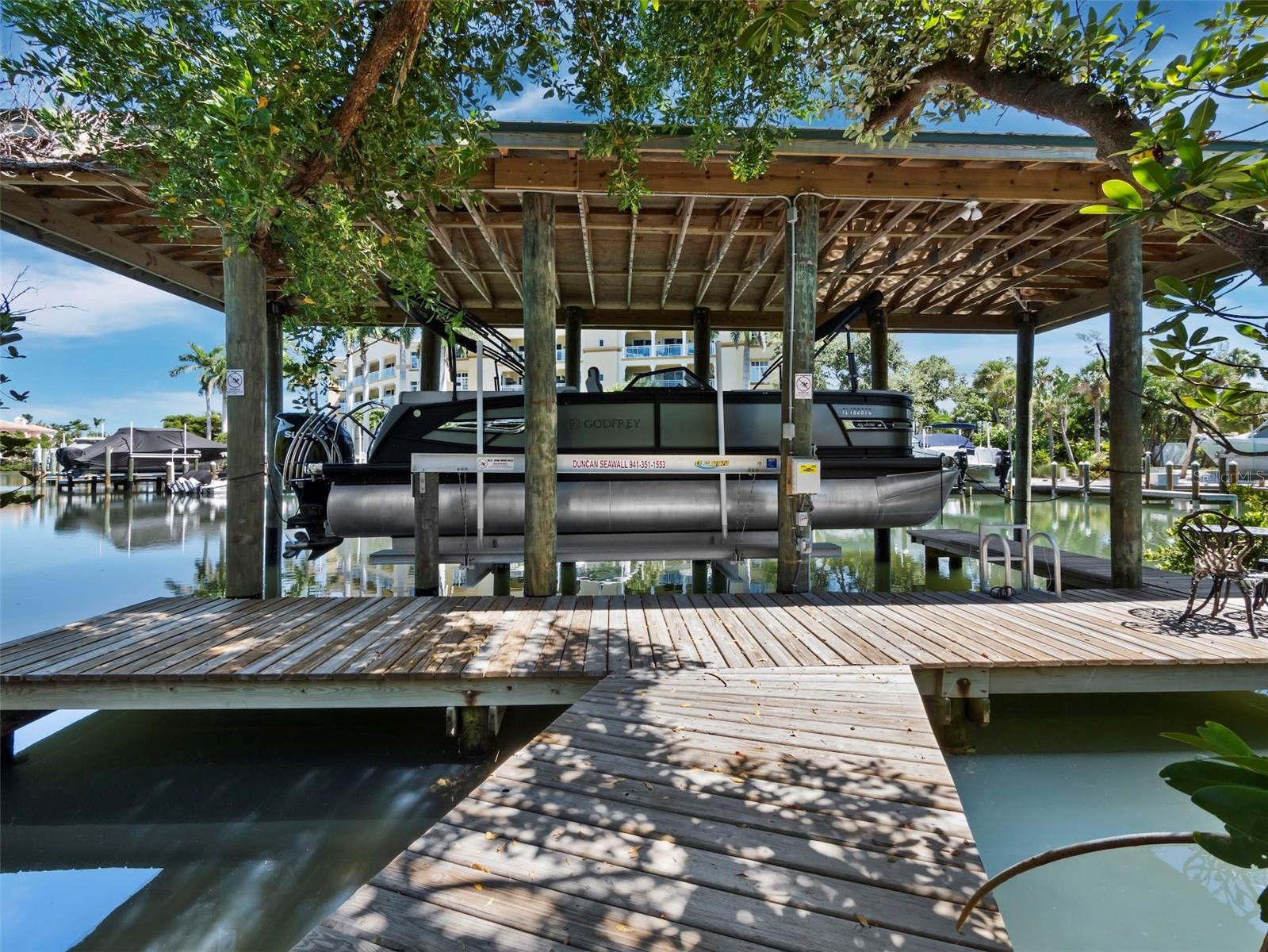 SLEEPY LAGOON - Residential
