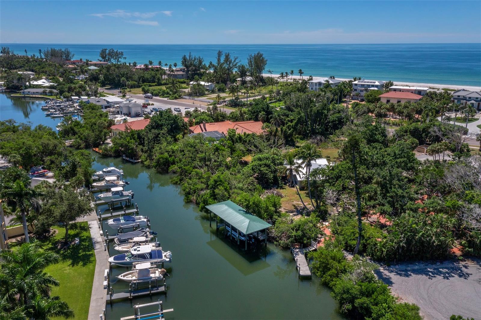 SLEEPY LAGOON - Residential