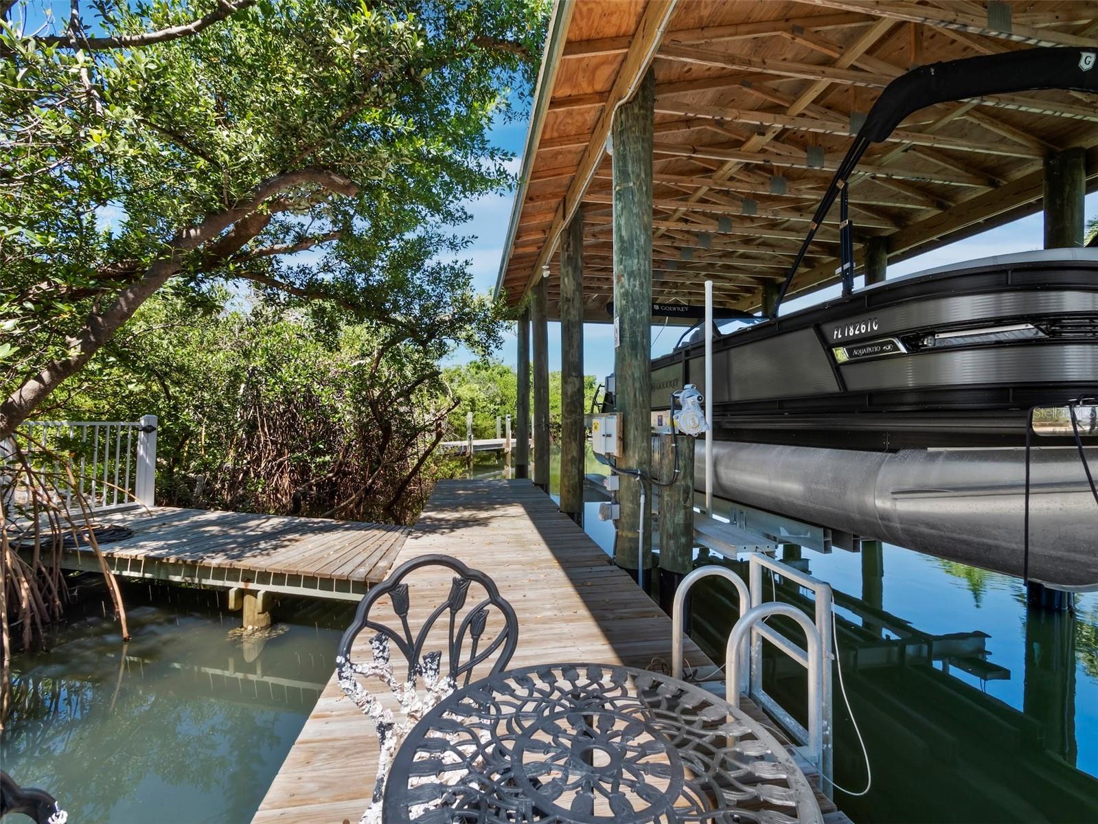 SLEEPY LAGOON - Residential