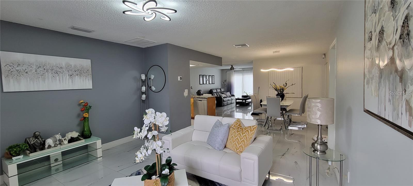 PRESIDENTIAL MANOR - Residential