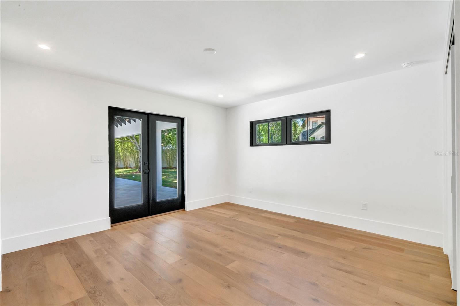 ALBERTA PLACE - Residential