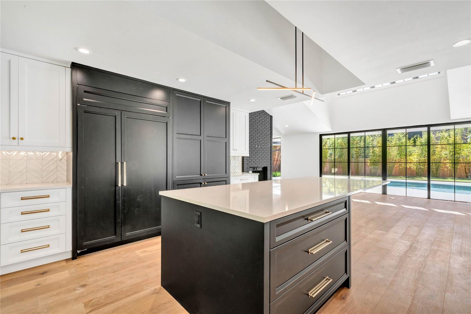 ALBERTA PLACE - Residential